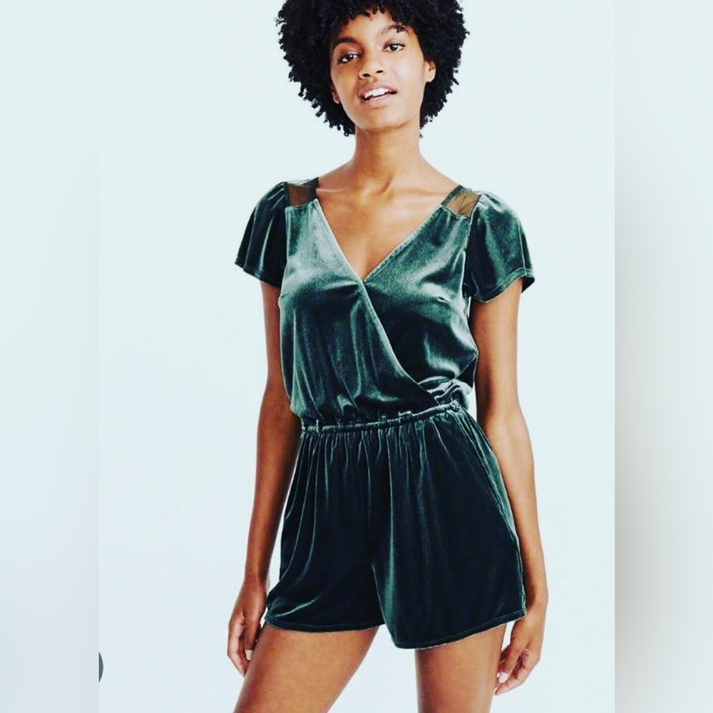 ABERCROMBIE & FITCH EMERALD GREEN VELVET ROMPER JUMPER JUMPSUIT SZ XXS. NWT